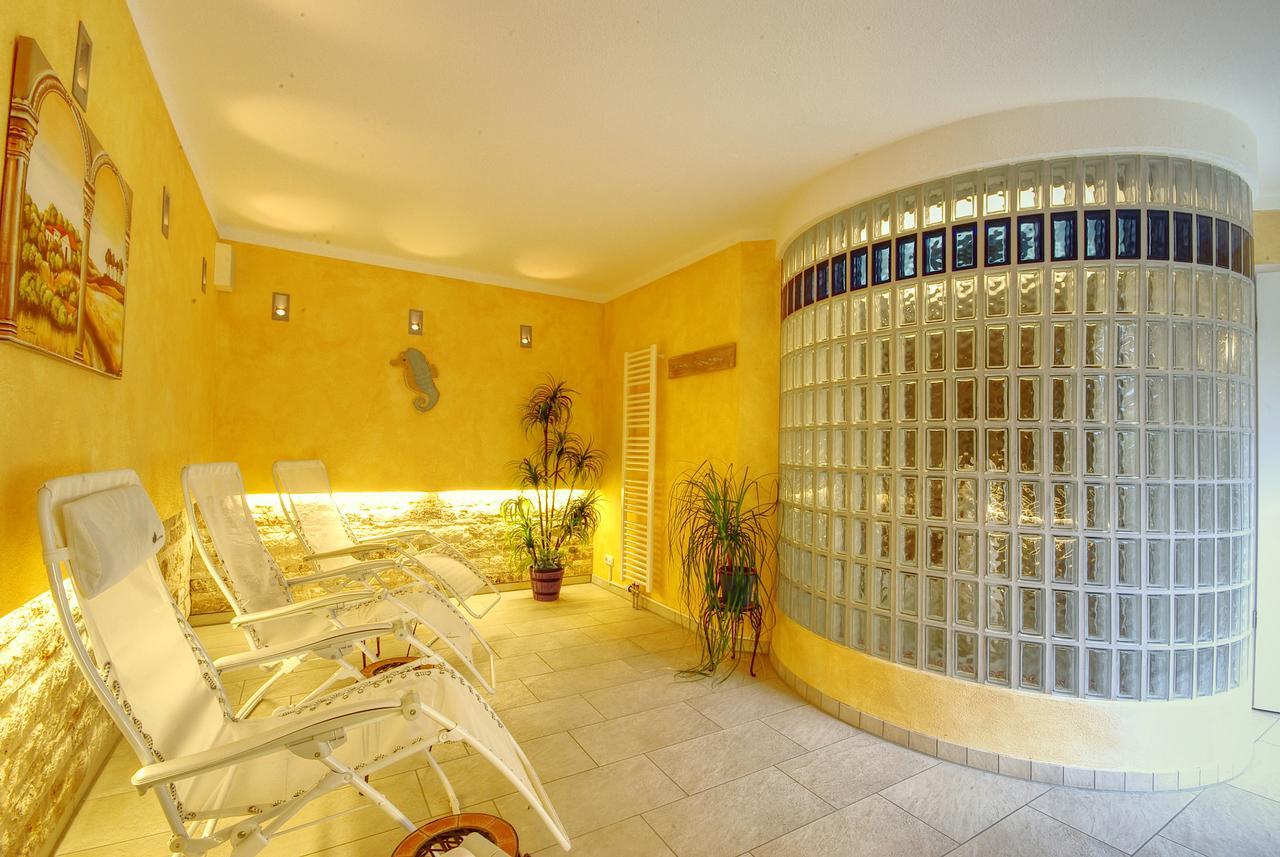 Hotel Jakob Groß-Umstadt Buitenkant foto
